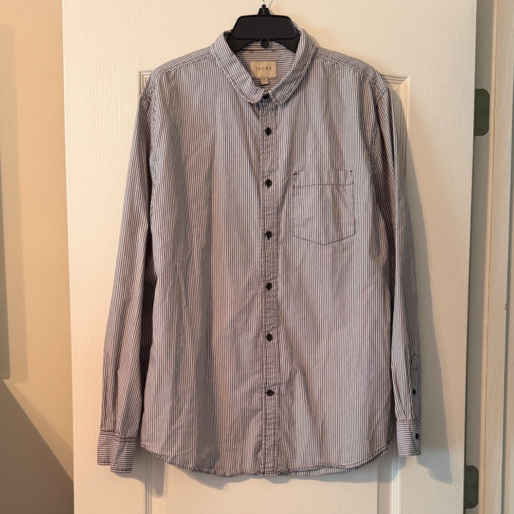 Jachs Men’s Black and White Thin Stripe Button-Down Shirt  EUC